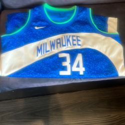 MILWAUKEE BUCK JERSEY 