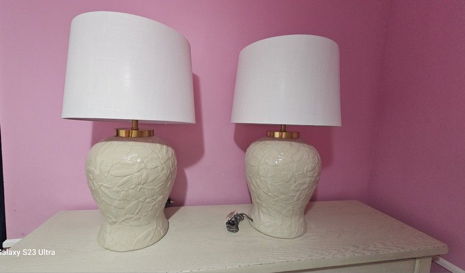 2 Lamps. 2 Lamparas.