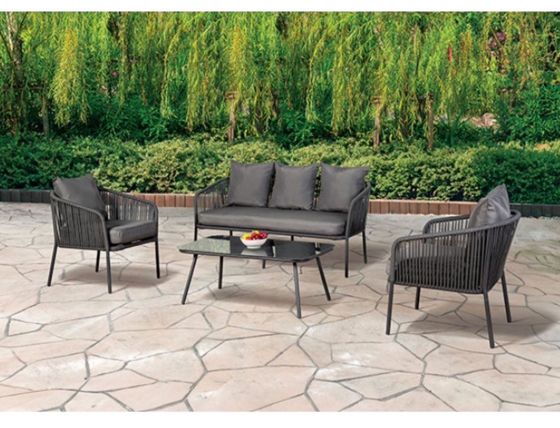 New Outdoor Patio Set! Includes Free Delivery 🚚!