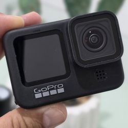 GoPro HERO 9 Black Kit con Accesorios - Excelente Estado