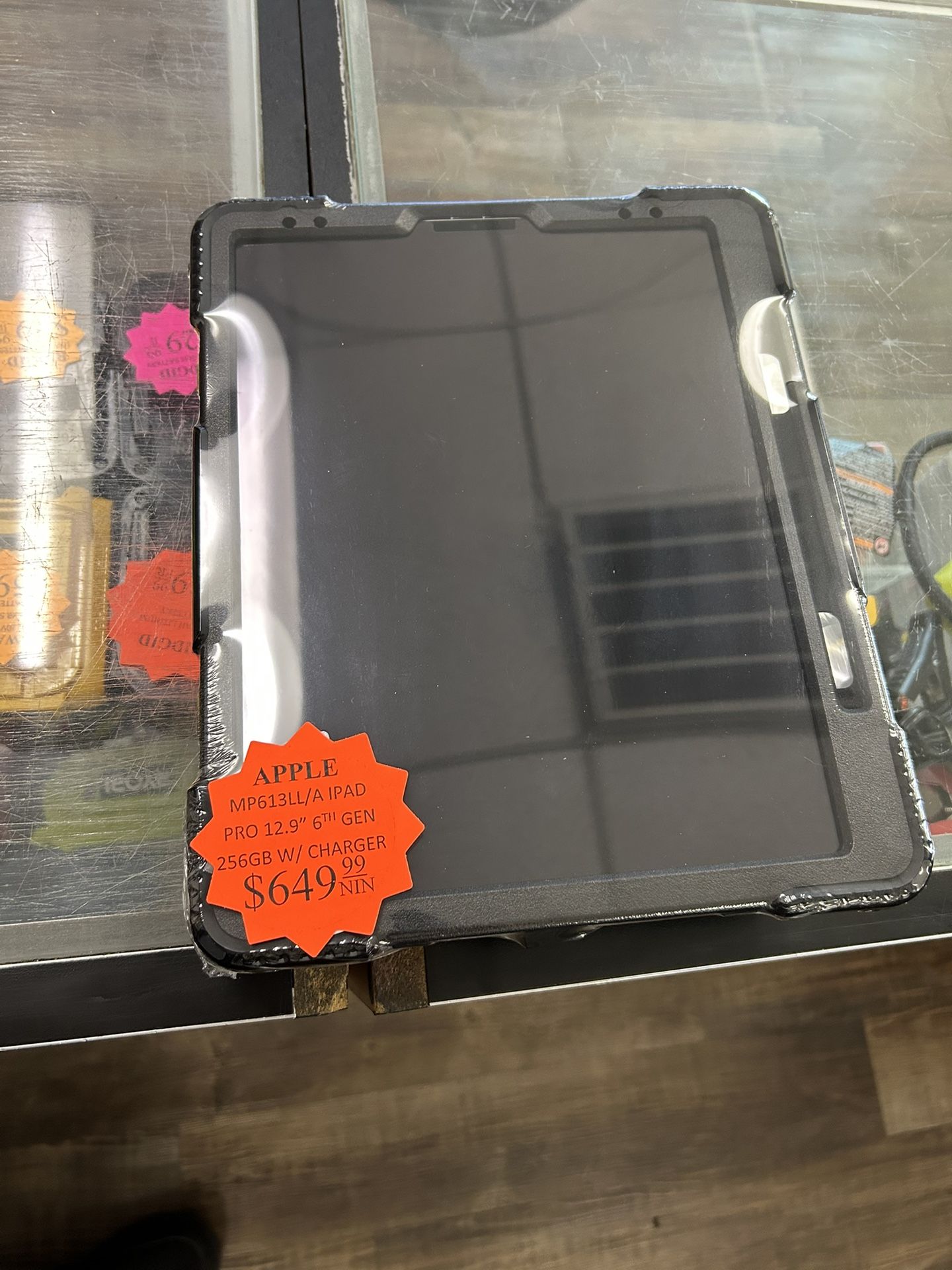 96091 Apple iPad Pro 12.9” 6th Generation 256gb 576500