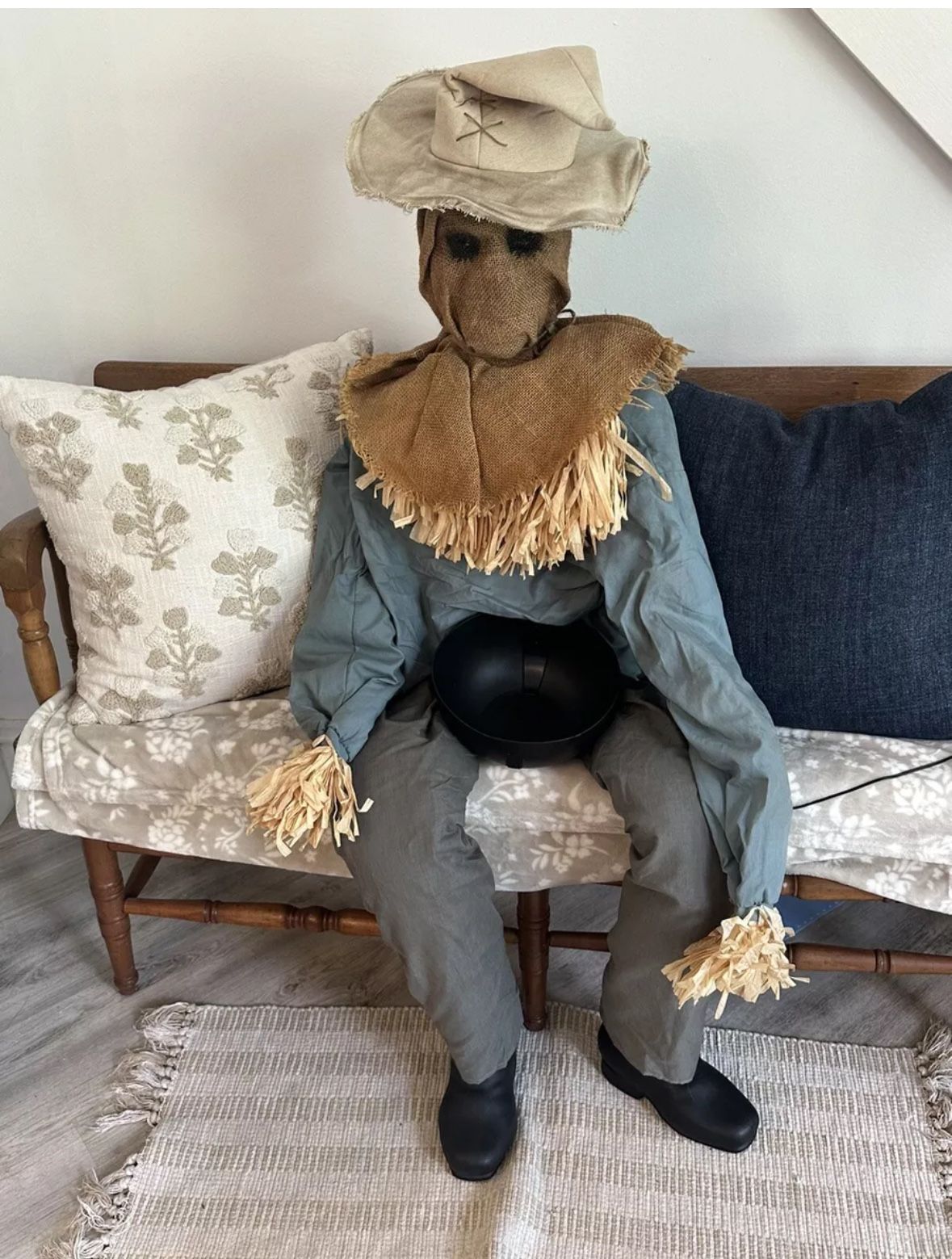 Sitting Scarecrow Animatronic | Halloween Décor | Horror Décor | 4.5 Feet | Scar
