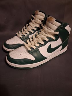 Size 9.5 men's  - Nike Dunk High Australia