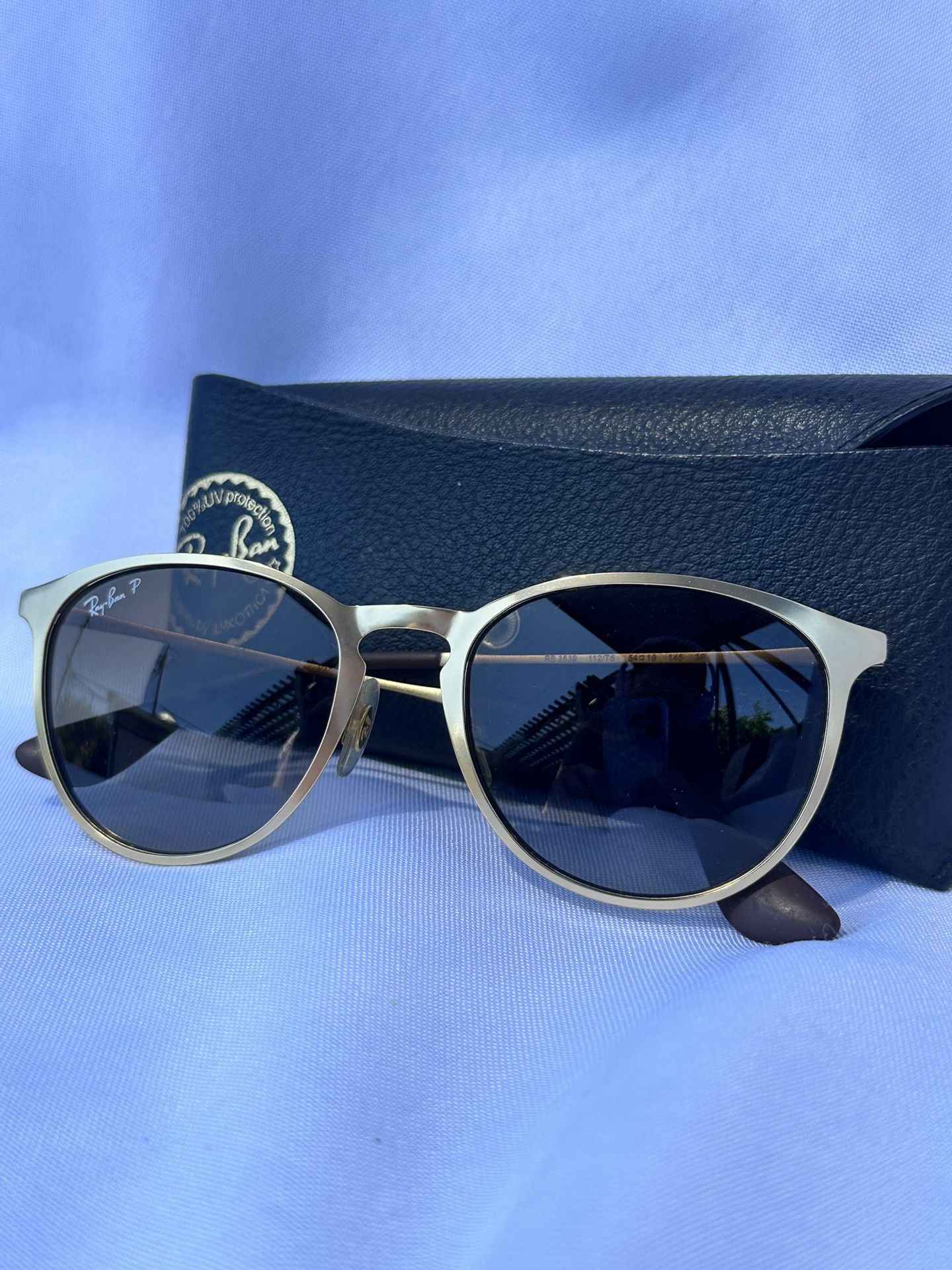 Ray-Ban Polarized Sunglasses – Gold/Black with Case