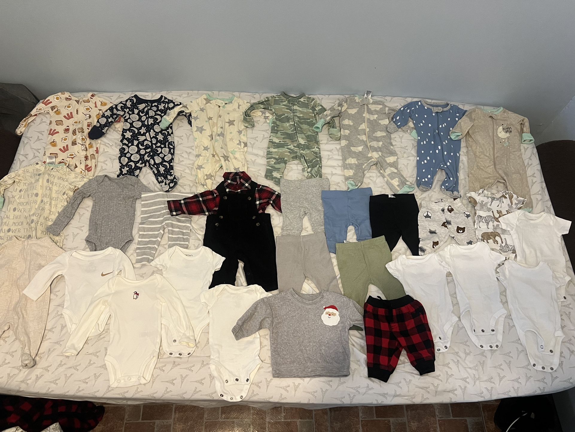 Newborn boy clothes & swaddle pampers