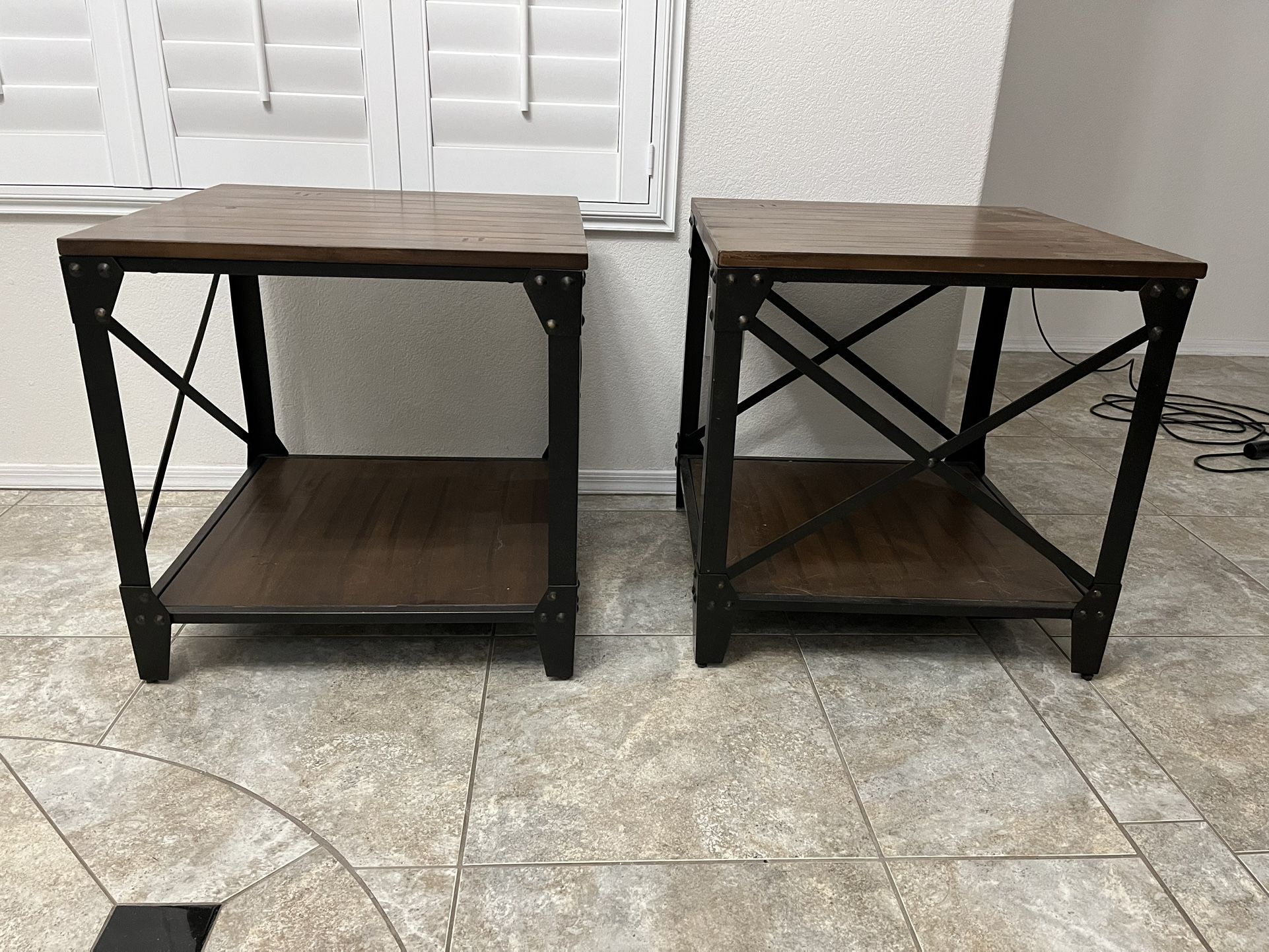 2 End tables/bedside tables
