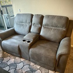 Fully Reclining Gray Leather Loveseat 