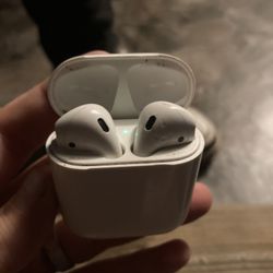 AirPods