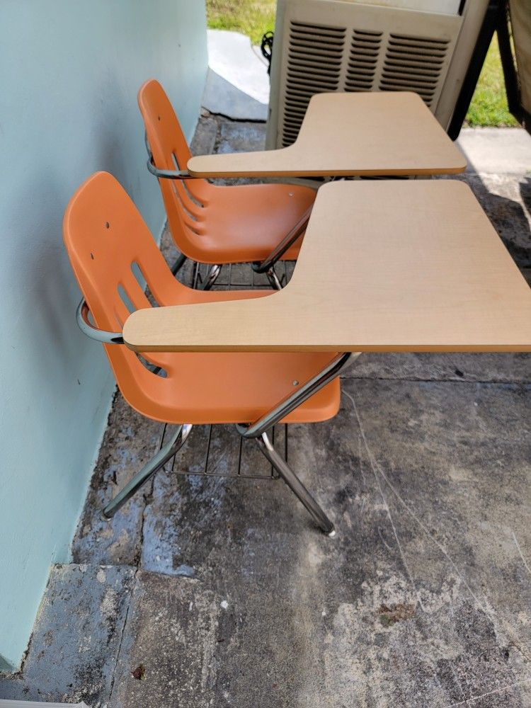 Daycare CLOSING Chairs Desk White Boards for Sale in Hialeah, FL OfferUp