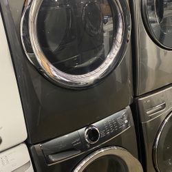 ELECTROLUX XL CAPACITY WASHER DRYER ELECTRIC STACKABLE FRONT LOAD SET