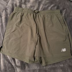 New Balance Shorts Size Large