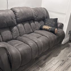 Dual Reclining Couch