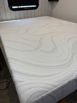 $200- BRAND NEW Queen Size RV Memory Foam Mattress – 8” Thick