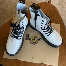 Dr. Martens -Jadon Smooth Leather Platform Boots