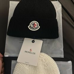 black moncler beanie