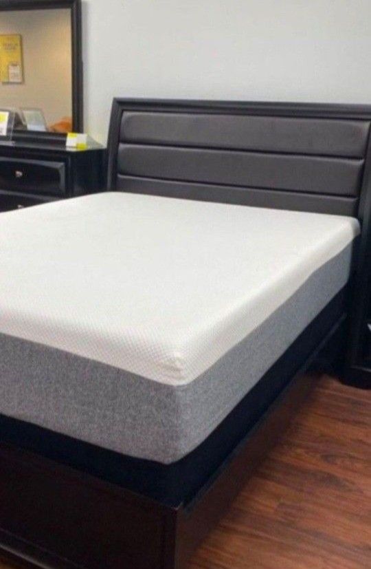 *Bedroom Special!!!*---Sleek Monte Carlo King Bed Frames---Delivery AvailableðŸ¤