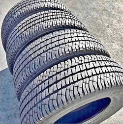 275/70/18 Michelin Selling a set of 4 tires in excellent condition 🫡