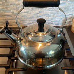 Le Cruset Tea Kettle 