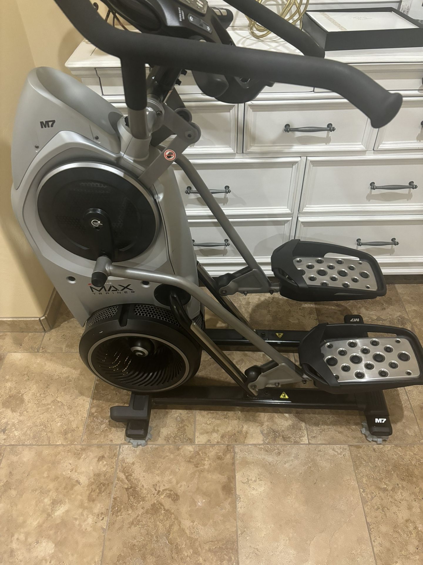 bowflex elliptical machine m7