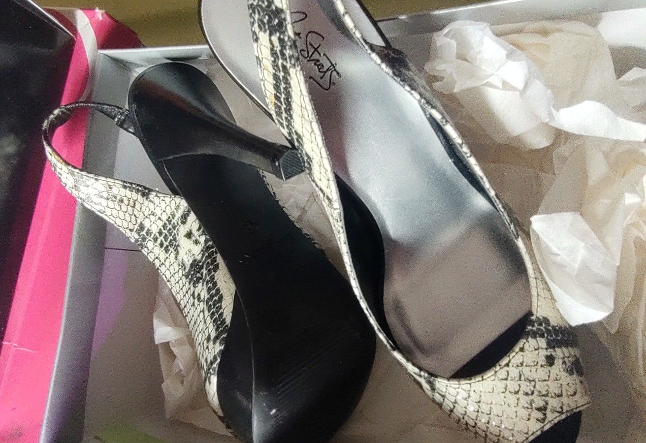 Size 8.5 Snake Heels New