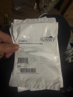 11 Lot of 15 Sunset Filters CF2107-1 ResMed S9 AirSense Filters Sealed located off lake mead and Simmons area asking $6 for all 11