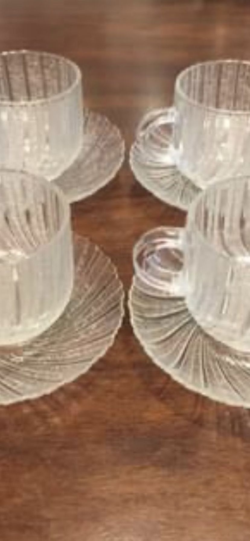 Excellent Condition 8 Pieces Vintage Coffee Mugs And Saucers Set, 4 Of Each