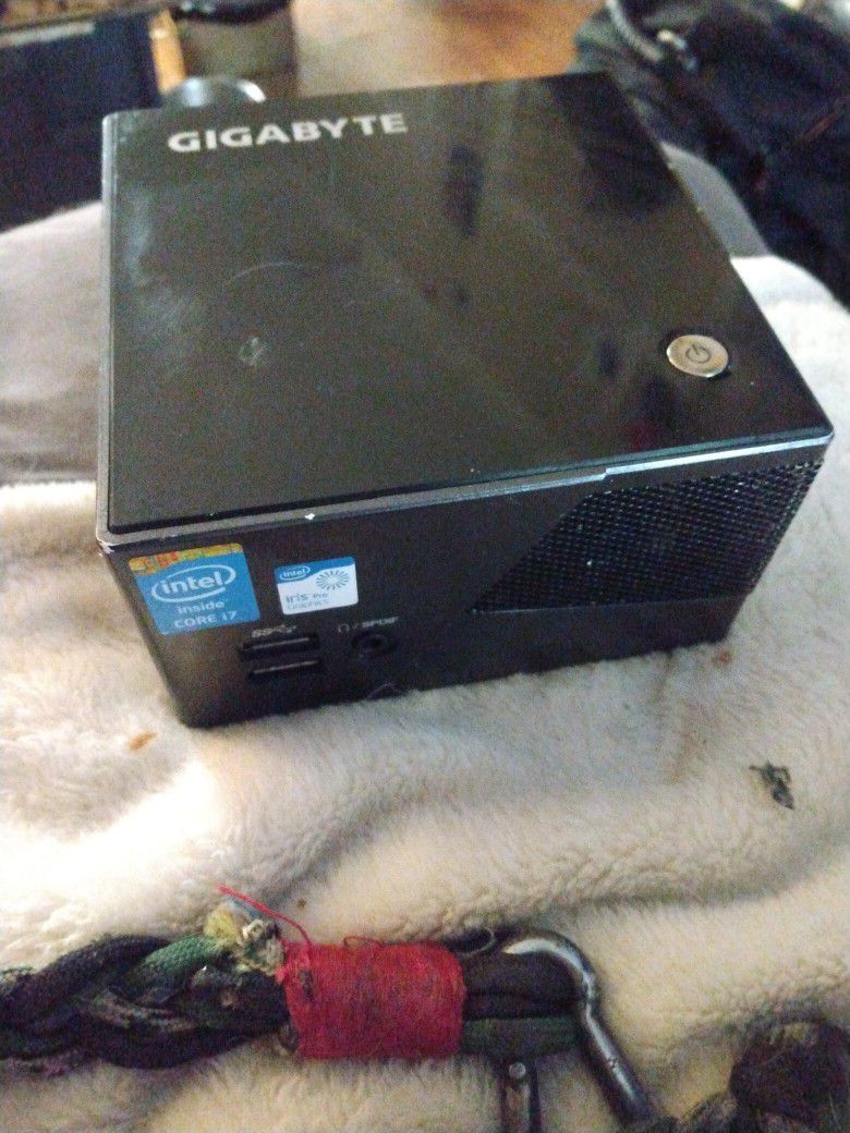 Gigabyte Mini PC 
