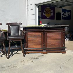Selling Bar With Two Stools