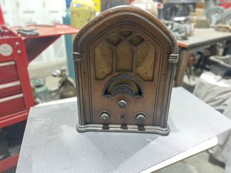 Lot Of antique Radios