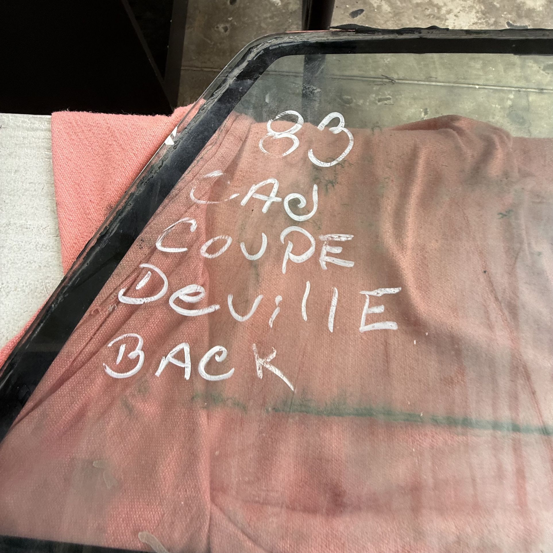 80 81 83 84 85 87 Cadillac Fleetwood Sedan Deville Rare Windshield Window Baldy Non Vinyl Cut Rear Windshield Lowrider Cadi Custom Hard to Find