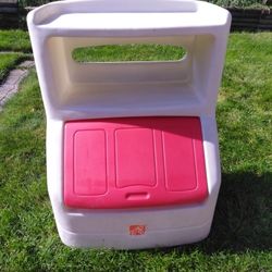 Step 2 Lift And Hide Bookcase/Storage Chest/Toy Box