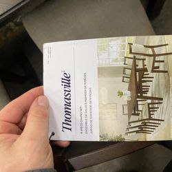 DINER TABLE SET FOR 8