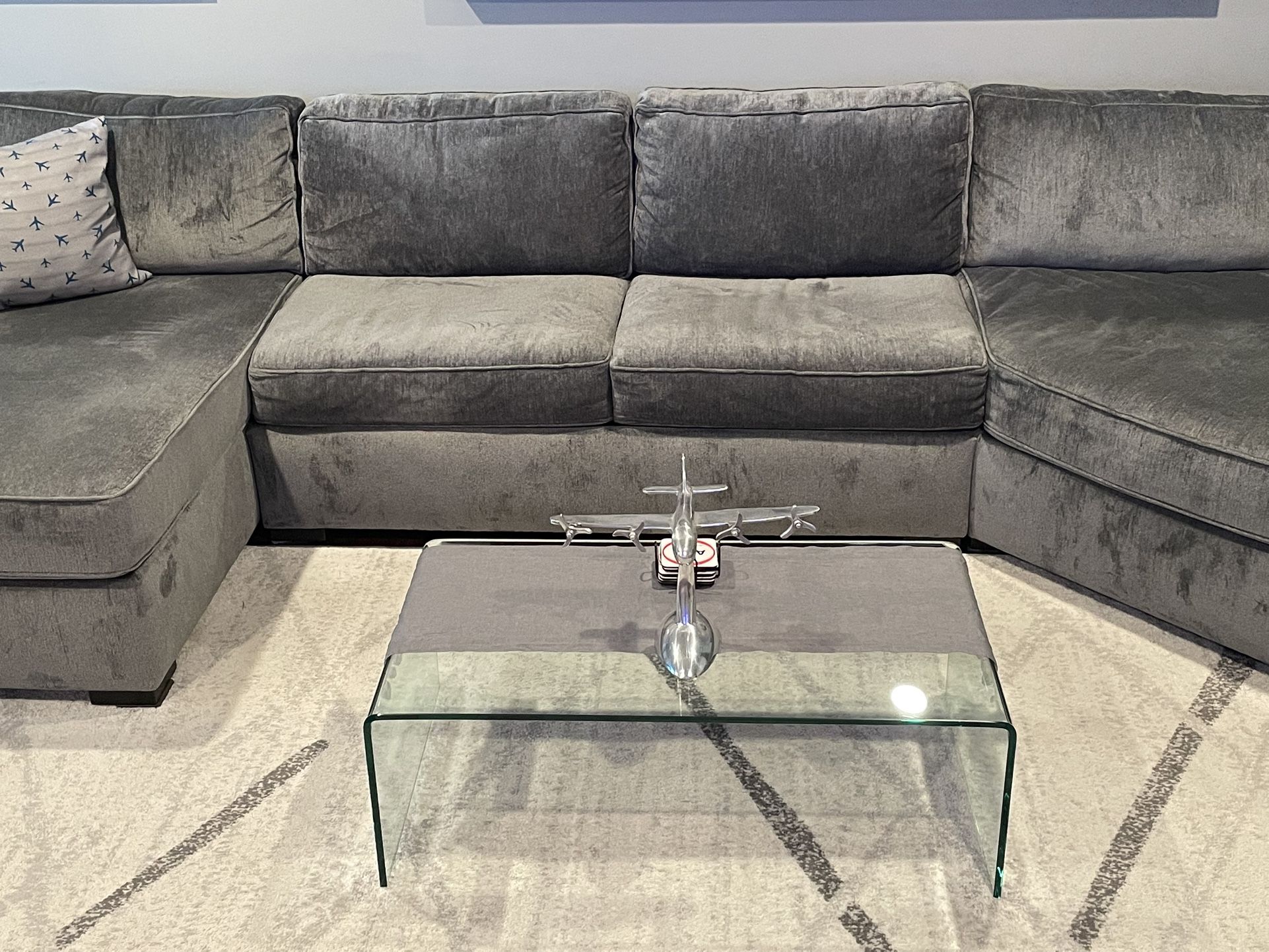 Living spaces Couch/Sectional