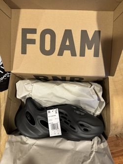 Yeezy Foam RNR Onyx