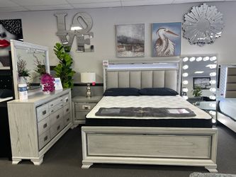 4PC Gray King Bedroom Set w/ LED Light