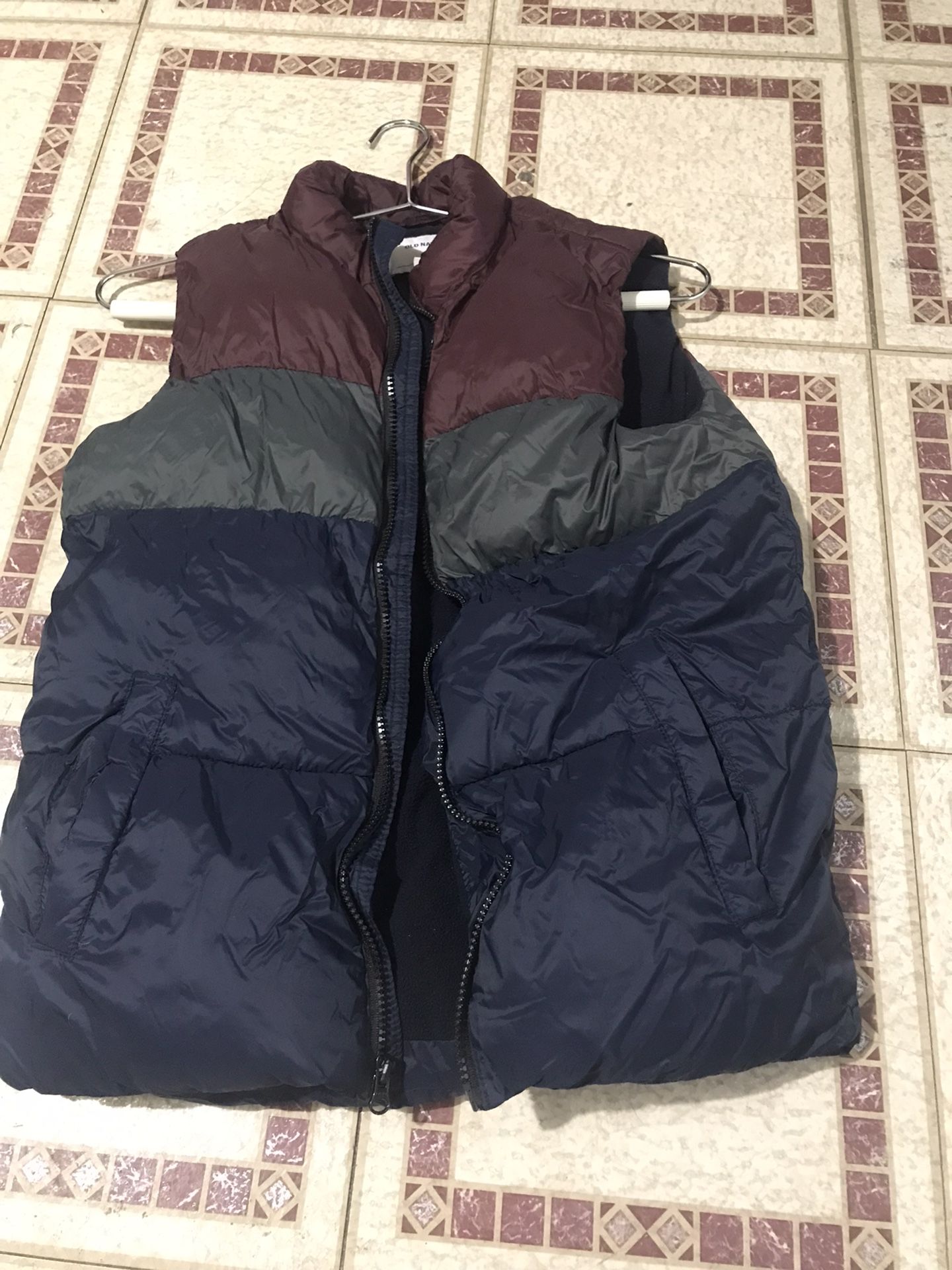 Old Navy Tricolor Puffer Vest XL Boys 14-16