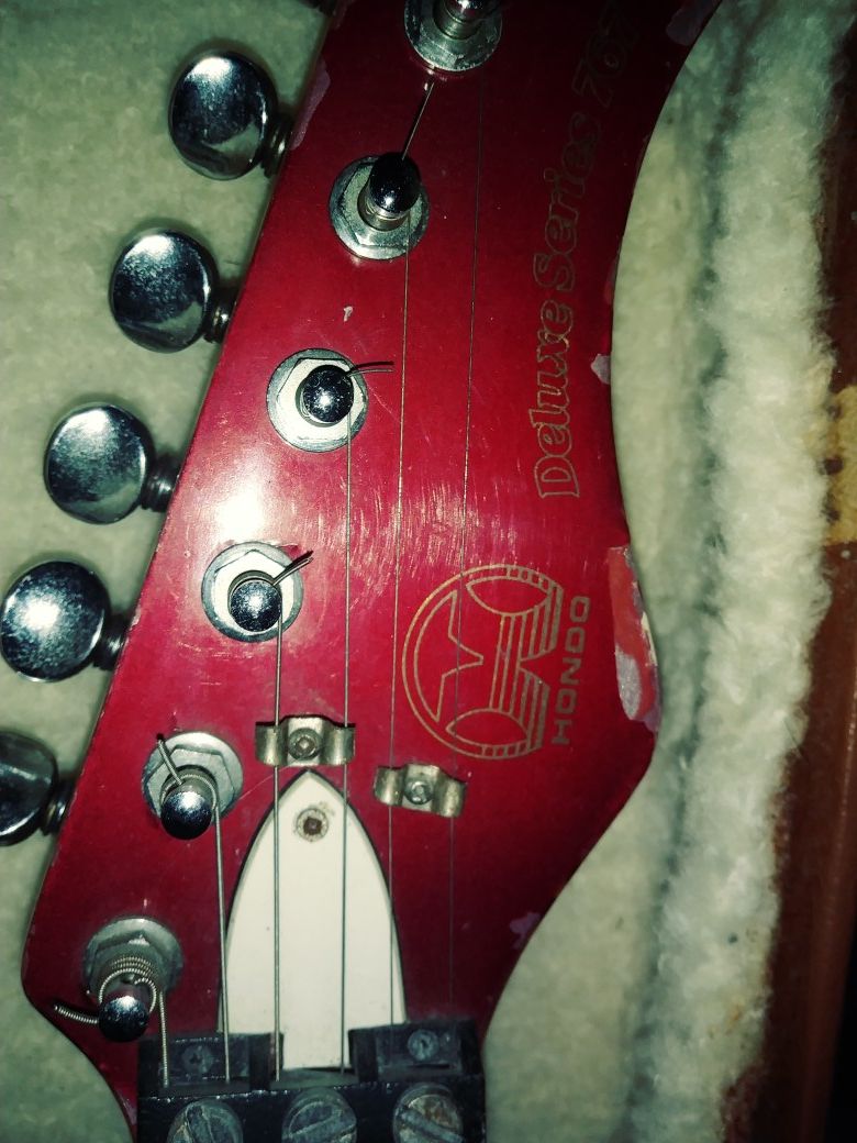Late 70s to early 80s vintage hondo deluxe series 767. Flying v for