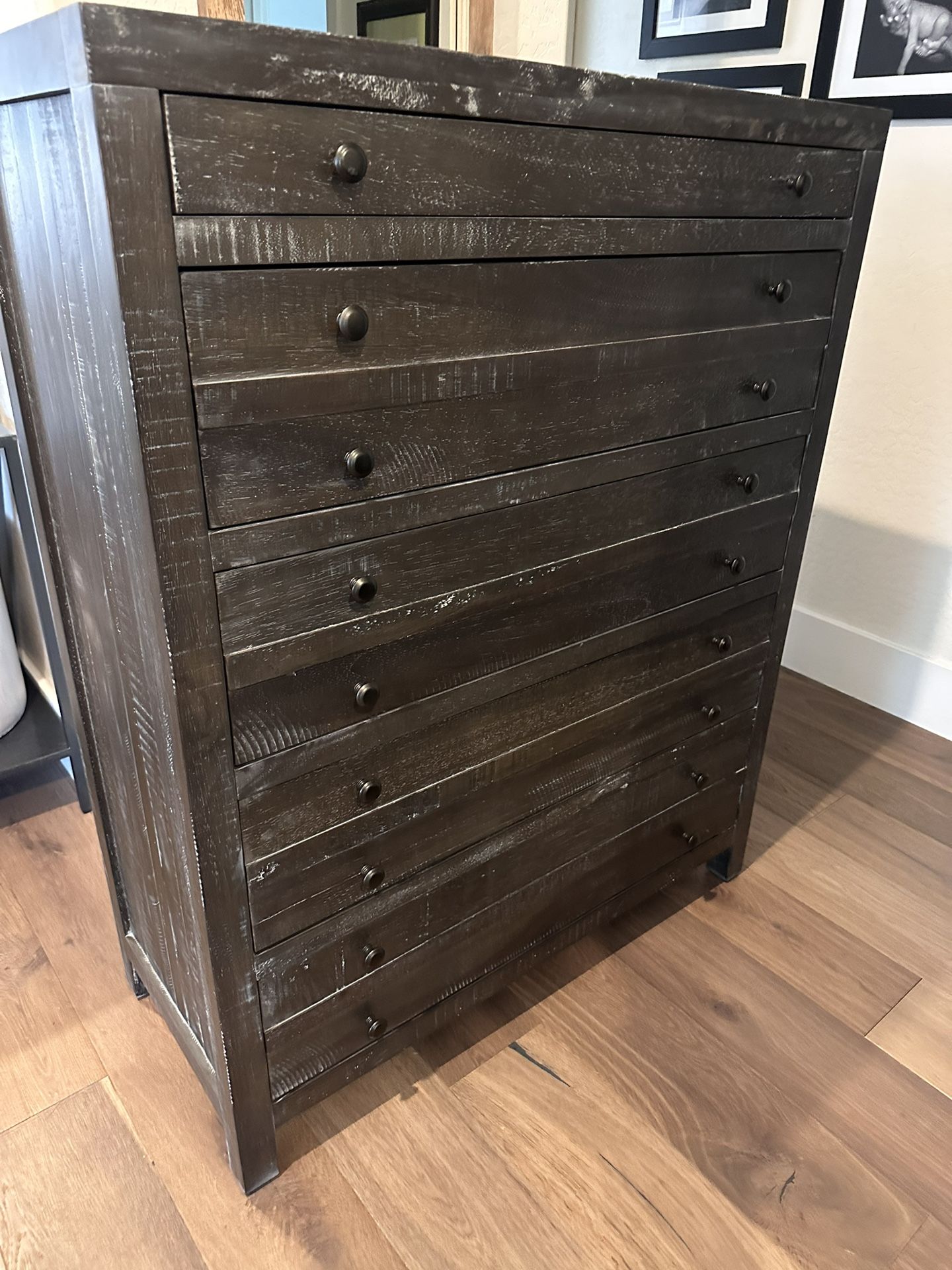 GORGEOUS NEW Dresser