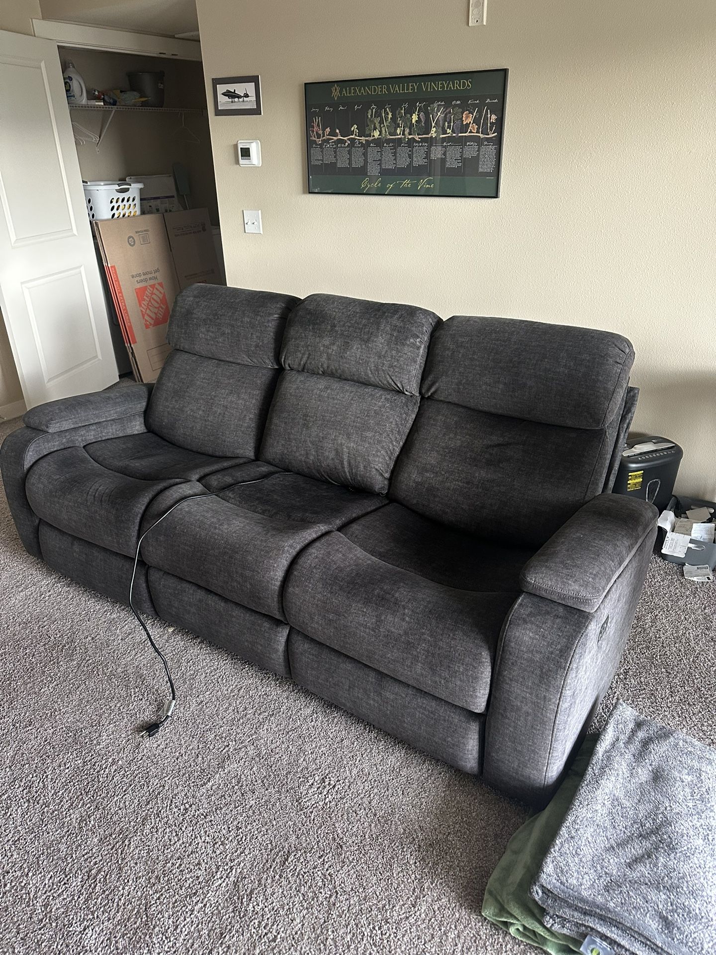 Walker’s Zeal 3P sofa with i table, Charchoal