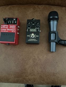 Guitar Pedals and Dynamic Microphone