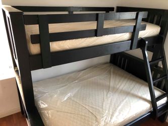 Twin full bunk bed
