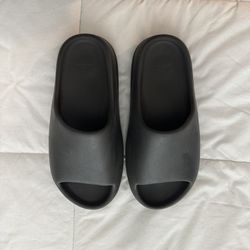 Yeezy Slide