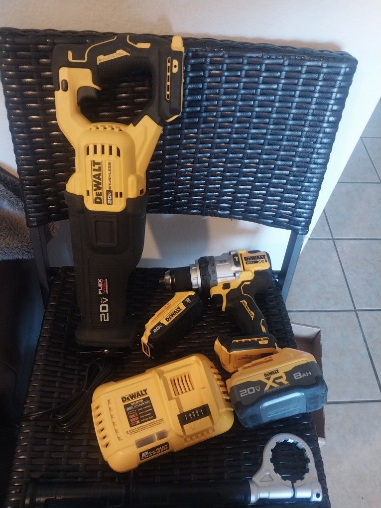 DEWALT TOOLS 20V LITHIUM BRUSHLESS WITH BATTERYS AND FAST CHARGER