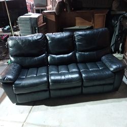 Sofa recliner couch Black Genuine Leather Double Reclining Sofa Clean No Signs of Wear No Damage No tears no stains