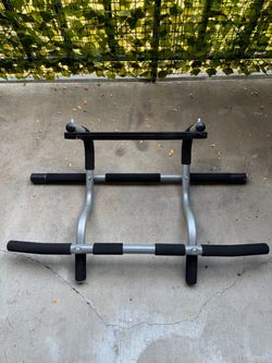 Pull-Up & Dip Station