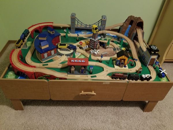 imaginarium arch train table