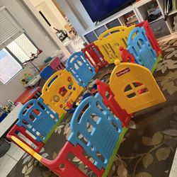Baby Gate / Play Yard 