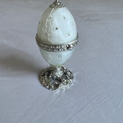 Vintage Victorian Style Decorative Frosted White Glass Egg Holder!!