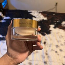 Charlotte Tilbury Miracle Glow
