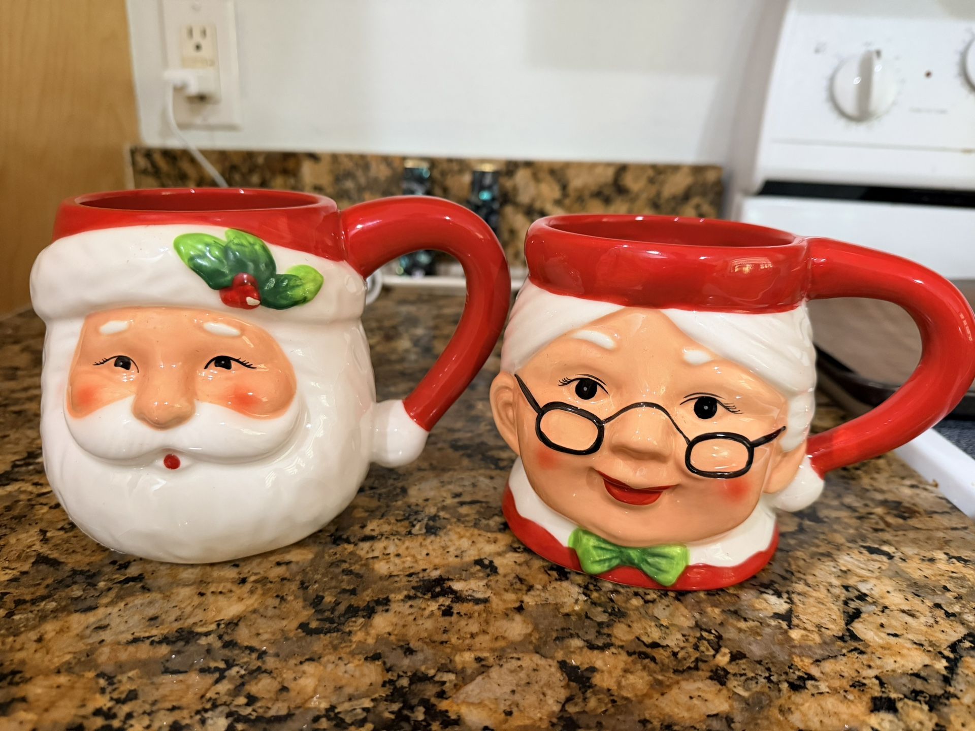Pier 1 Discontinued Mr & Mrs Claus Mugs Santa Christmas